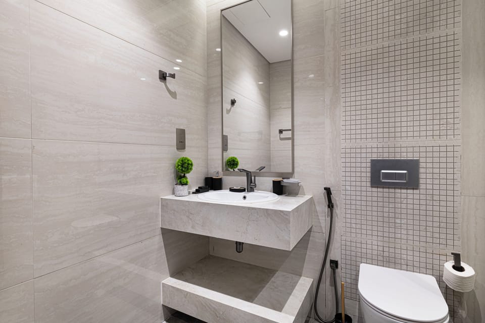Business Bay Stylish 1BR , City View Apartment in Dubai