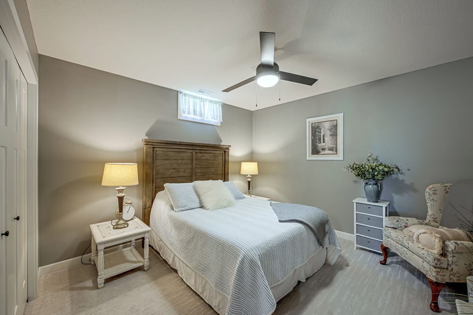 Walk to Apple Valley Lake: Patio, Fire Pit Apartment in Ohio