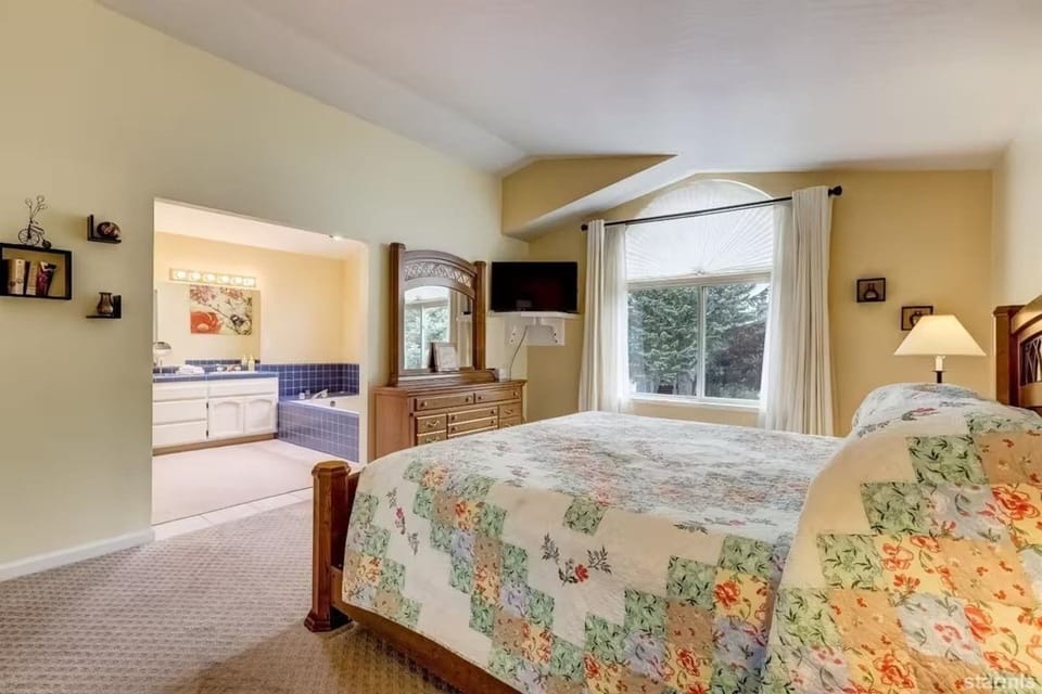 546 Alpine Drive 3 Bedroom Home House in South Lake Tahoe