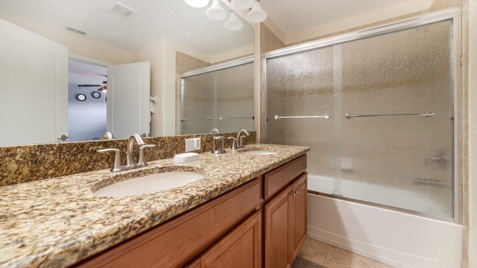 Storey Lake 10 mim -> Disney 4bd/3ba Villa in Kissimmee