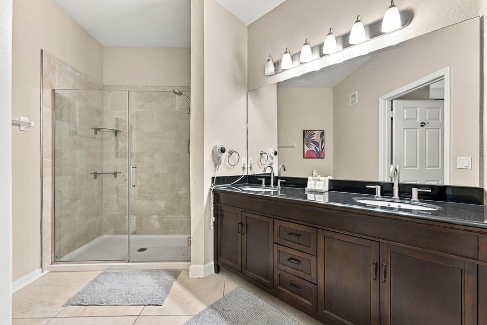 3BR Vista Cay, Conventions, Parks and Orlando Fun Apartment in Highlands Reserve