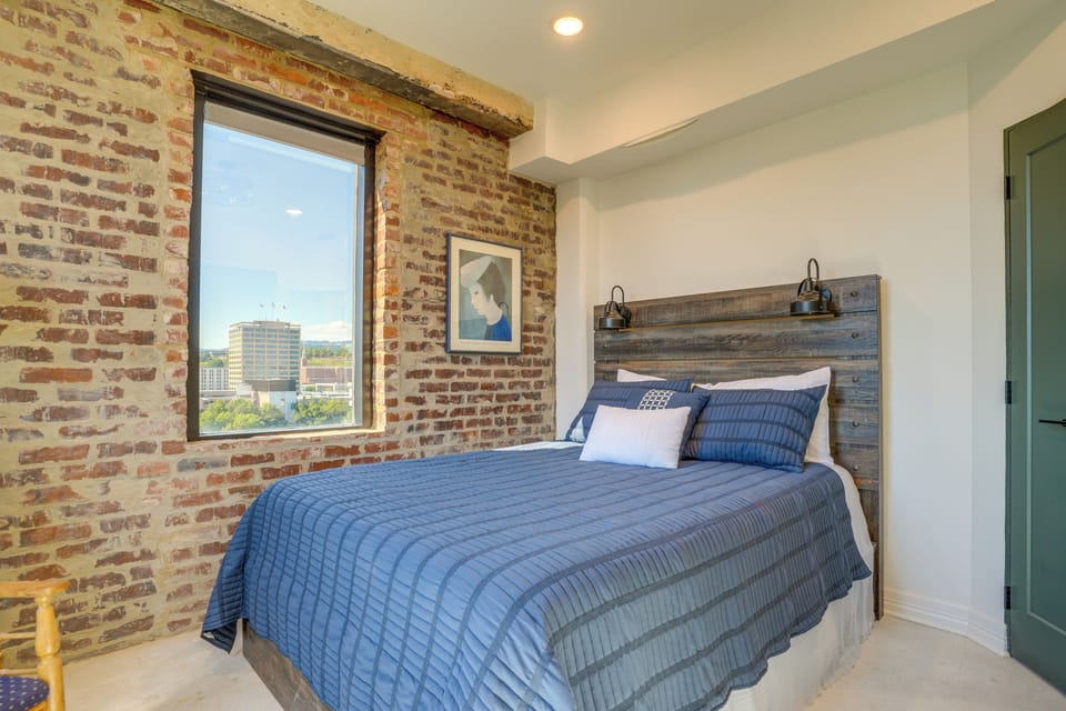 7th-floor Condo: Walk to Cafes, Dining & More Apartment in Chattanooga