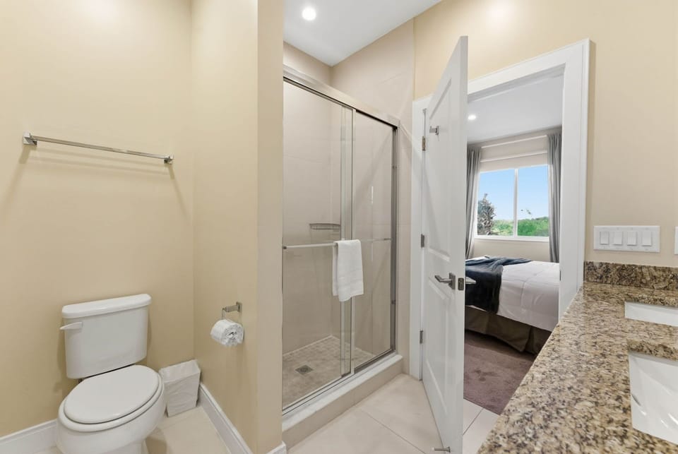4 Suites Near Disney Patio Grill & Balcony Villa in Bay Lake
