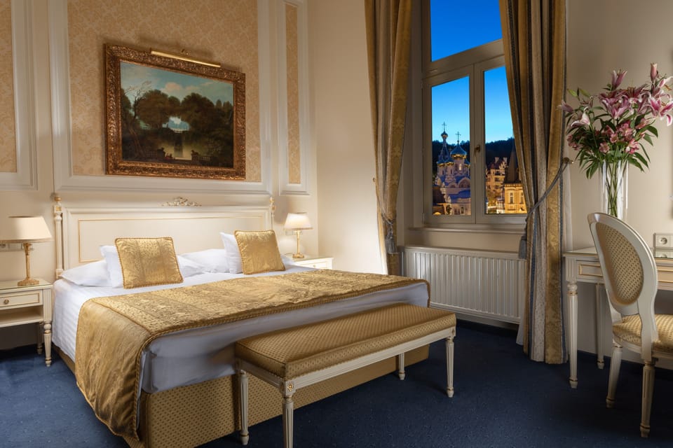 Apartment | Minibar, in-room safe, individually furnished, desk
