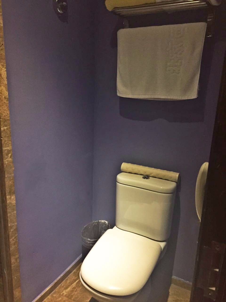 Rainfall showerhead, free toiletries, hair dryer, slippers