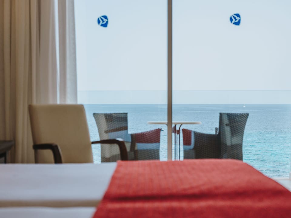 Minibar, in-room safe, desk, free WiFi