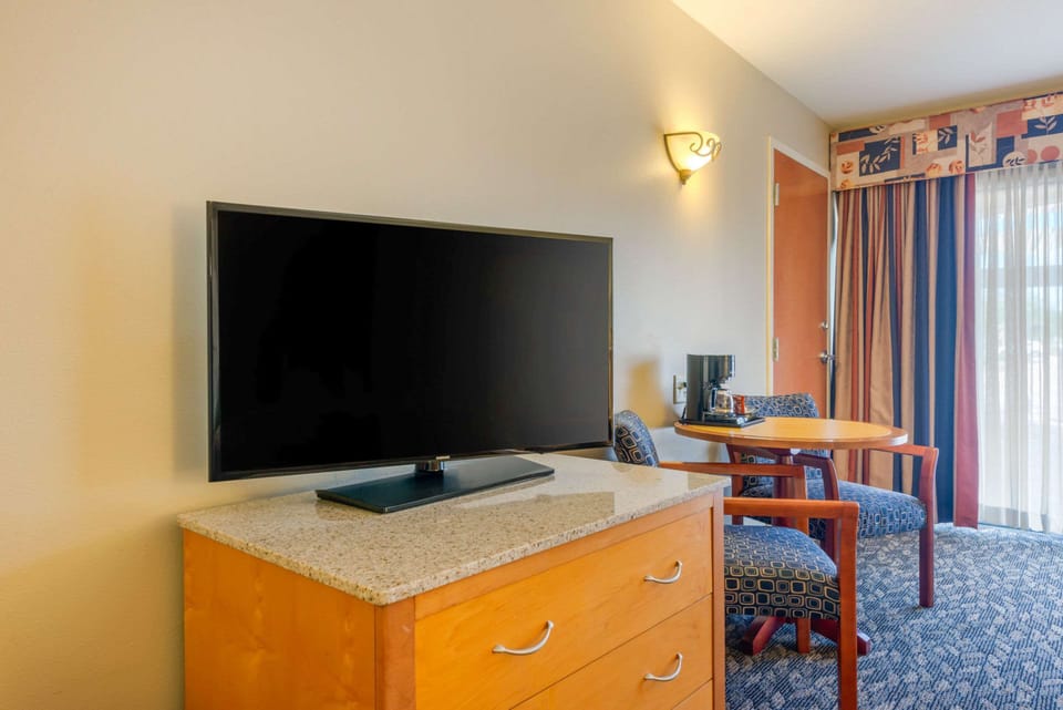 Standard Room, 2 Queen Beds, Non Smoking, Patio | Down comforters, in-room safe, desk, laptop workspace