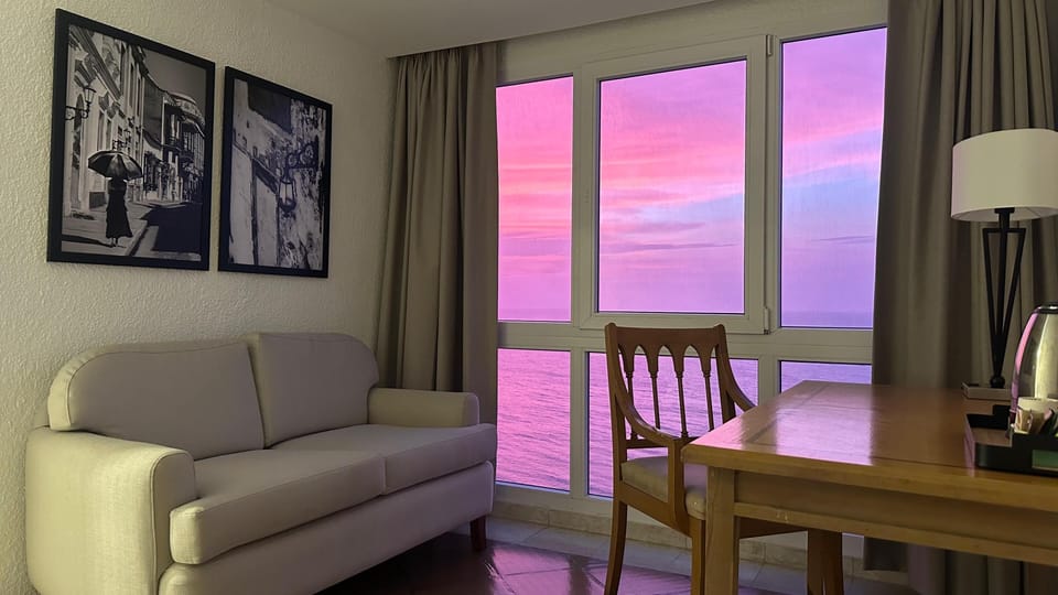 Superior Room, 1 Queen Bed, Ocean View | Premium bedding, minibar, in-room safe, desk