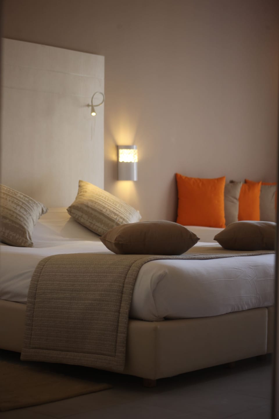 Premium bedding, in-room safe, desk, blackout drapes