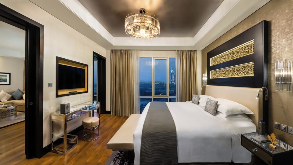 Premium bedding, minibar, in-room safe, desk