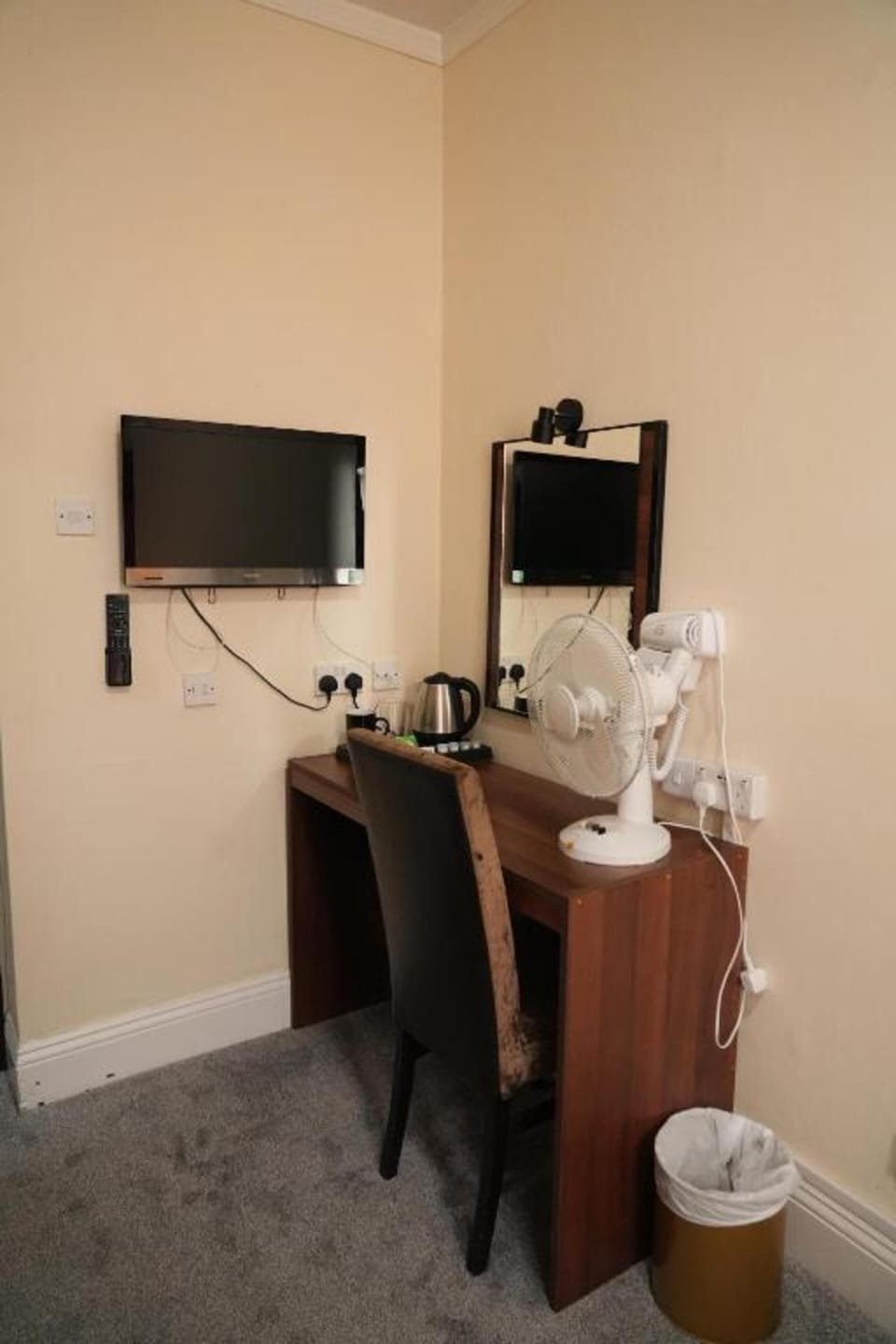 Standard Single Room | 1 bedroom, desk, iron/ironing board, free WiFi