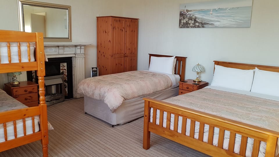 Suite, Ensuite (2 Adults & 3 Children)