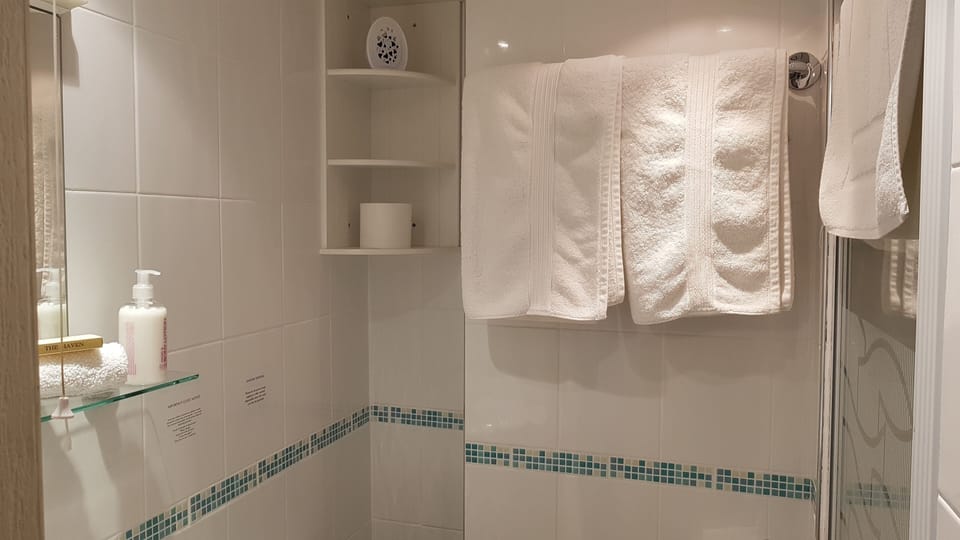 Double Room, Ensuite | Bathroom