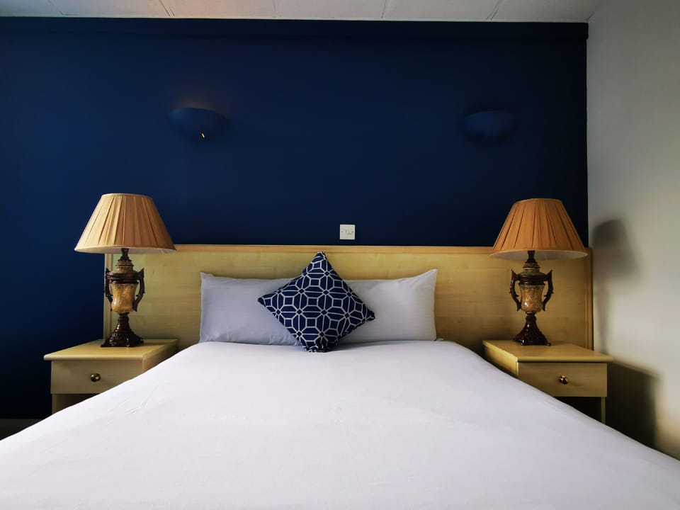 Executive Double Room with Ensuite | Rollaway beds, free WiFi