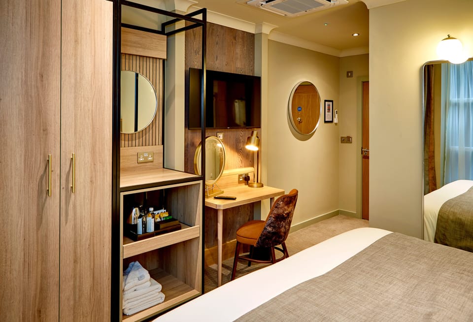 Signature Double or Twin Room, 1 Double or 2 Twin Beds | Desk, iron/ironing board, WiFi (free), bed sheets