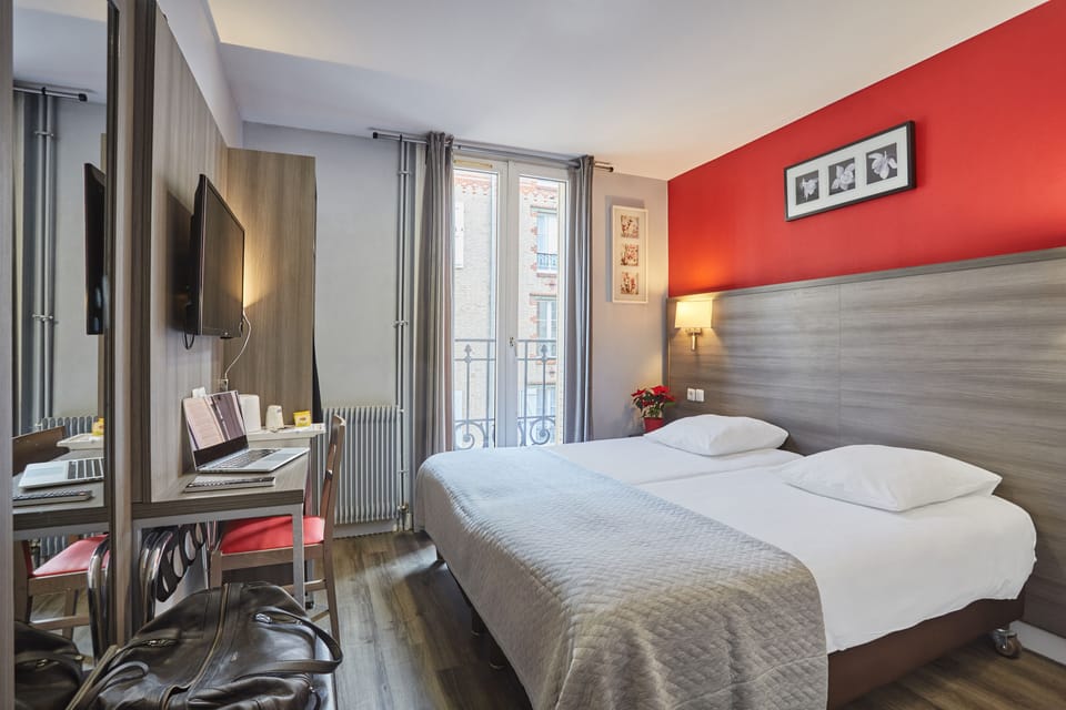Twin Room | Desk, blackout drapes, soundproofing, iron/ironing board