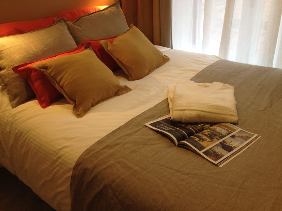 Double Room, Private Bathroom | Premium bedding, in-room safe, desk, soundproofing