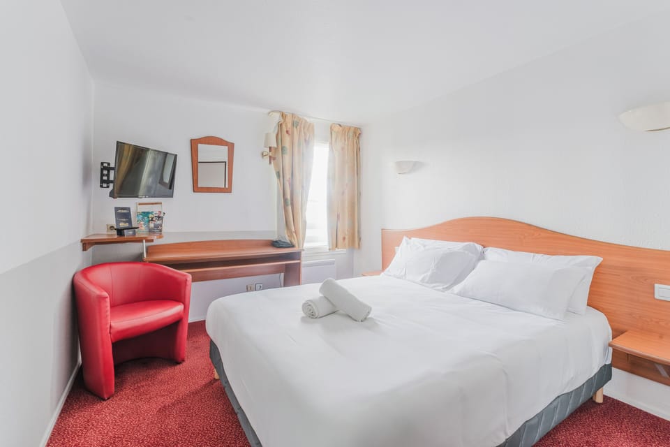 Double Room | Desk, blackout drapes, soundproofing, free WiFi