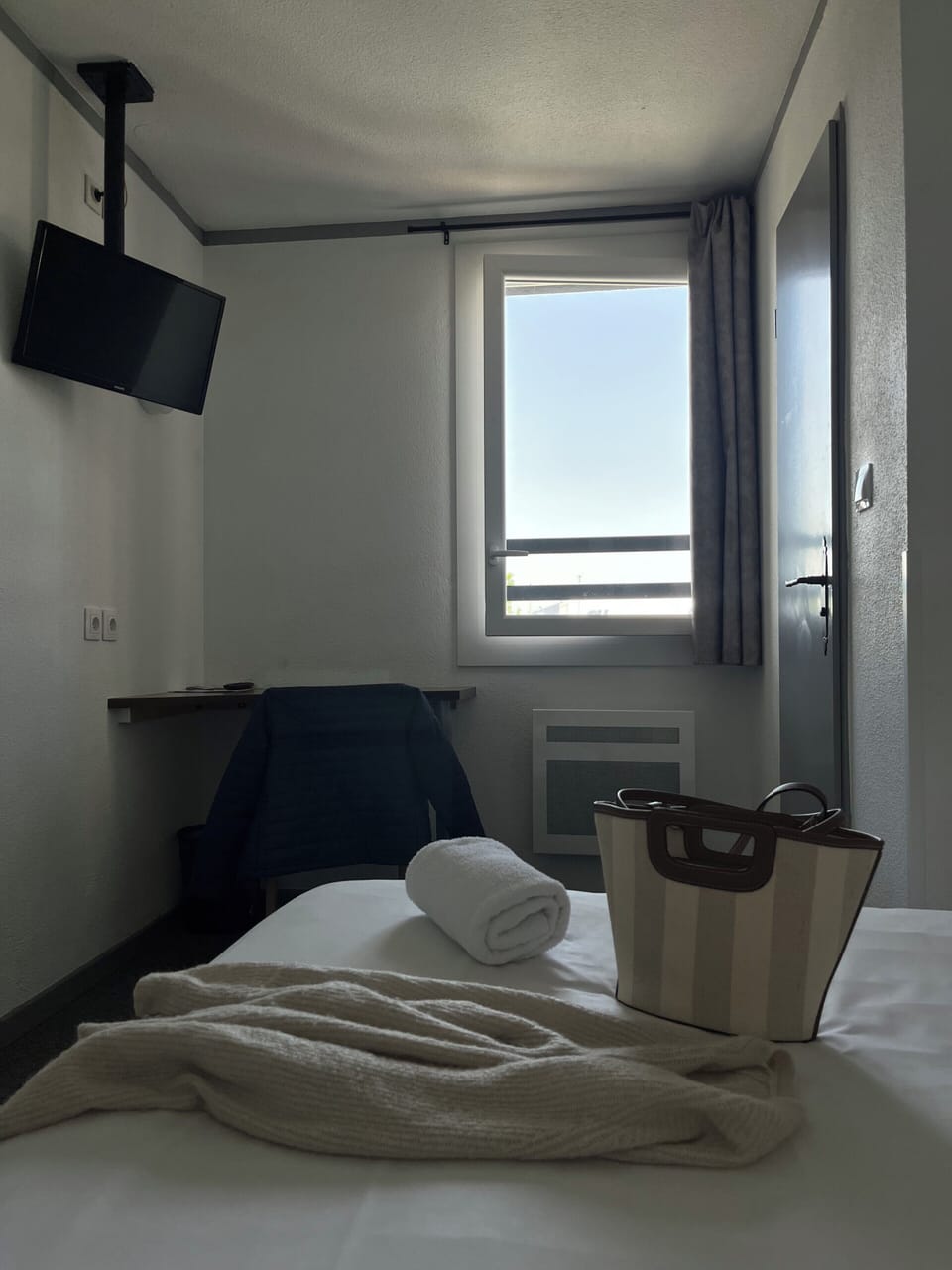 Double Room, Shared Bathroom | Desk, laptop workspace, soundproofing, free WiFi