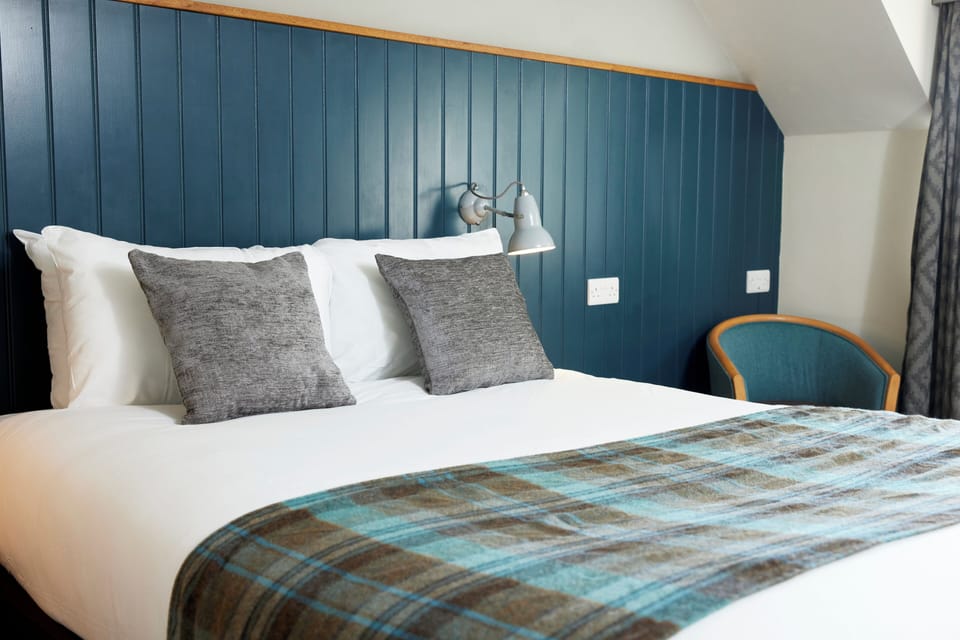 Double Room | Iron/ironing board, free WiFi, bed sheets
