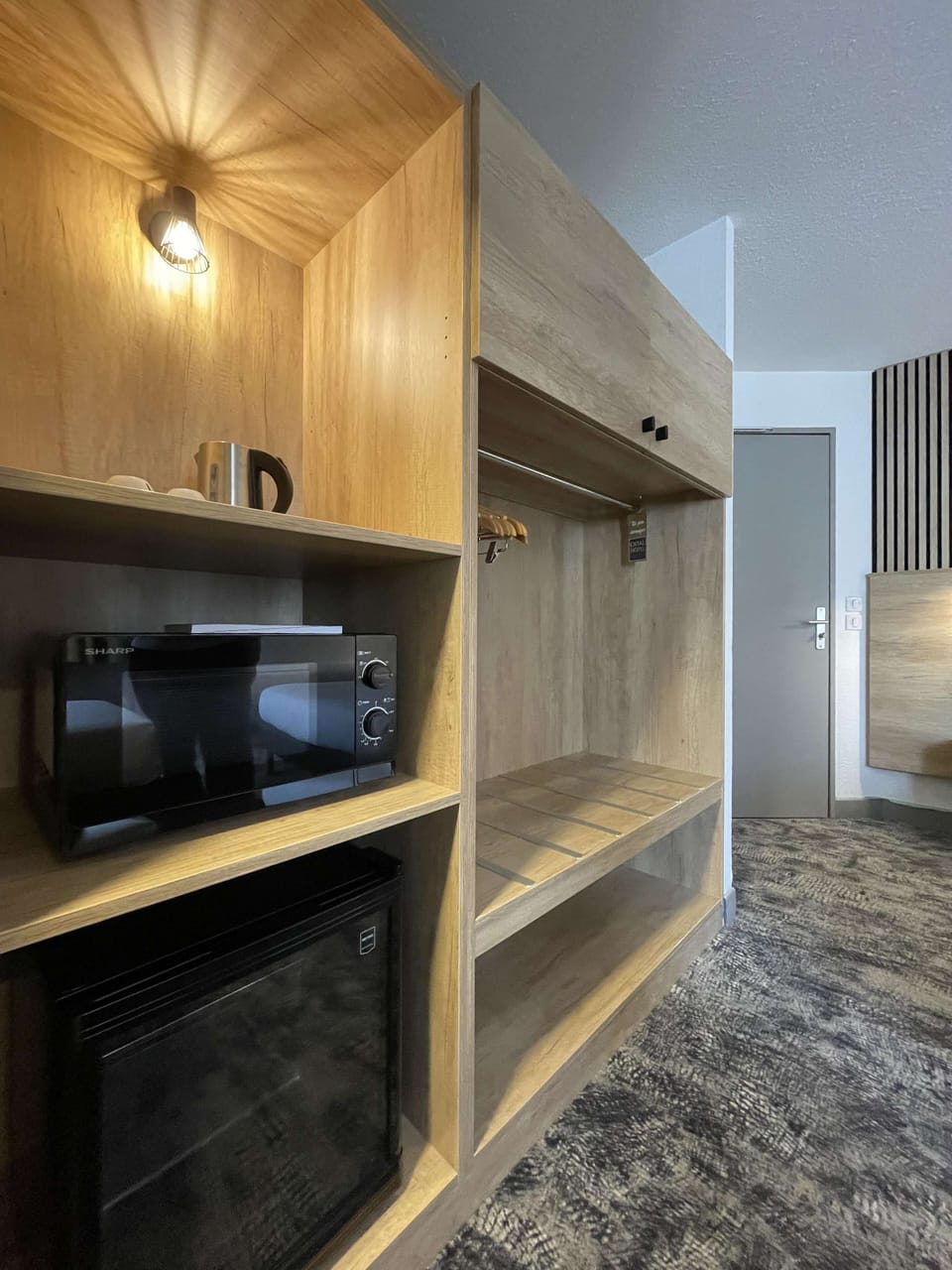 Family Room, Multiple Beds, Non Smoking (Shower Only) | Individually decorated, individually furnished, desk, laptop workspace