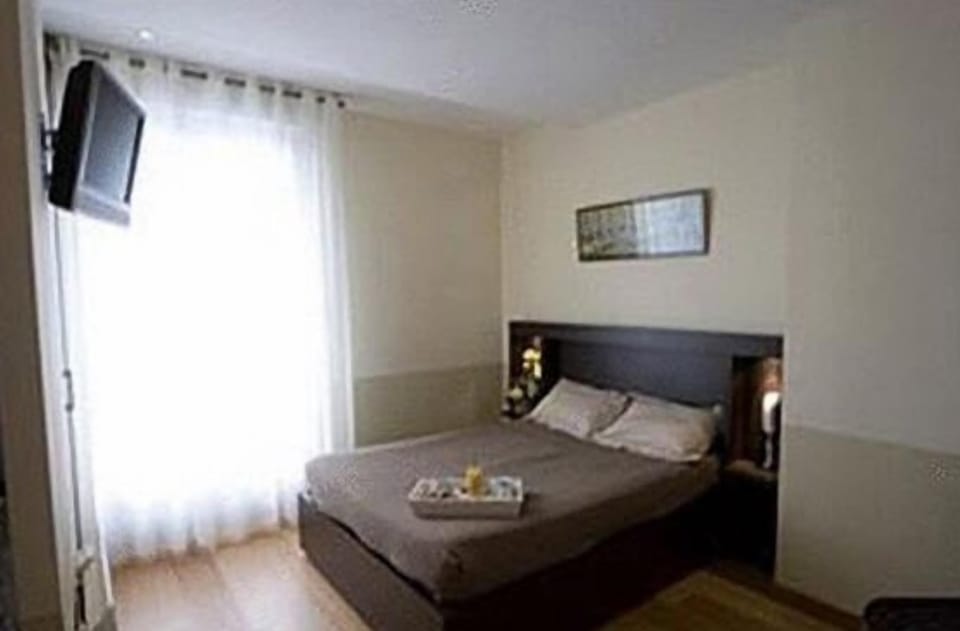 Soundproofing, iron/ironing board, free cribs/infant beds, rollaway beds