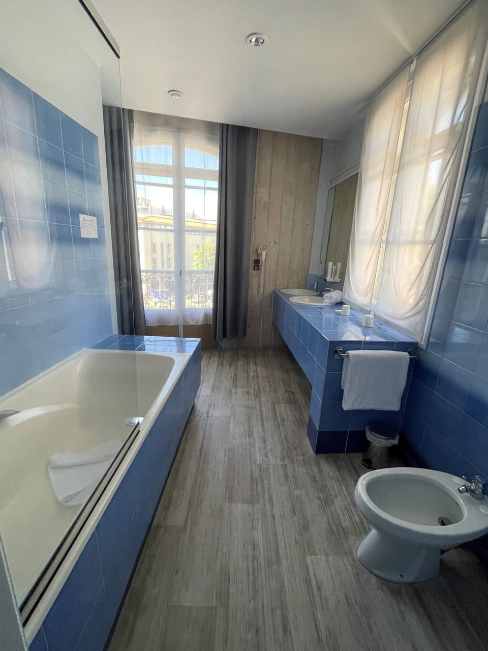 Superior Double Room | Bathroom | Hair dryer, bidet, towels