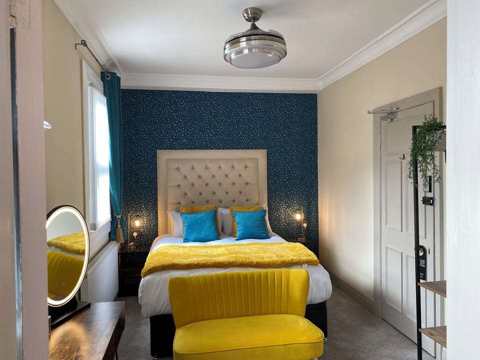 King Room En-Suite | Premium bedding, individually decorated, individually furnished