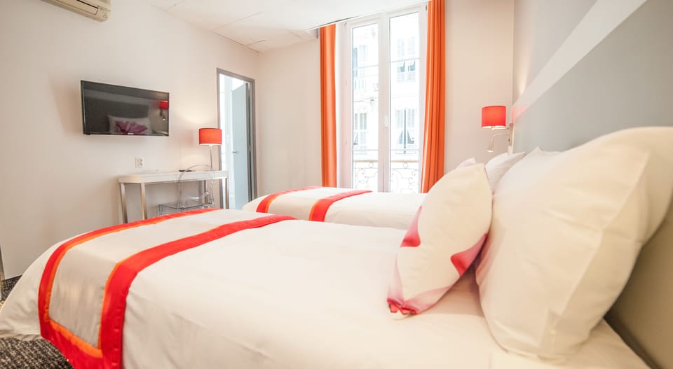 Standard Twin Room, 2 Twin Beds | Select Comfort beds, in-room safe, desk, blackout drapes