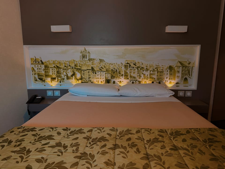 Desk, WiFi (free), bed sheets
