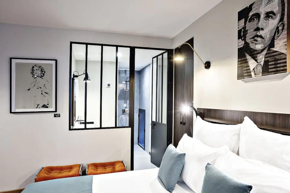 Deluxe Double Room, 1 King Bed | Premium bedding, minibar, in-room safe, individually decorated