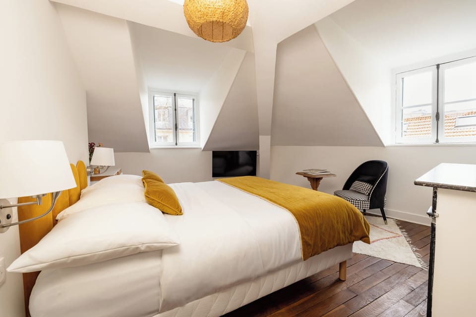 Triple Room | Blackout drapes, iron/ironing board, free WiFi, bed sheets