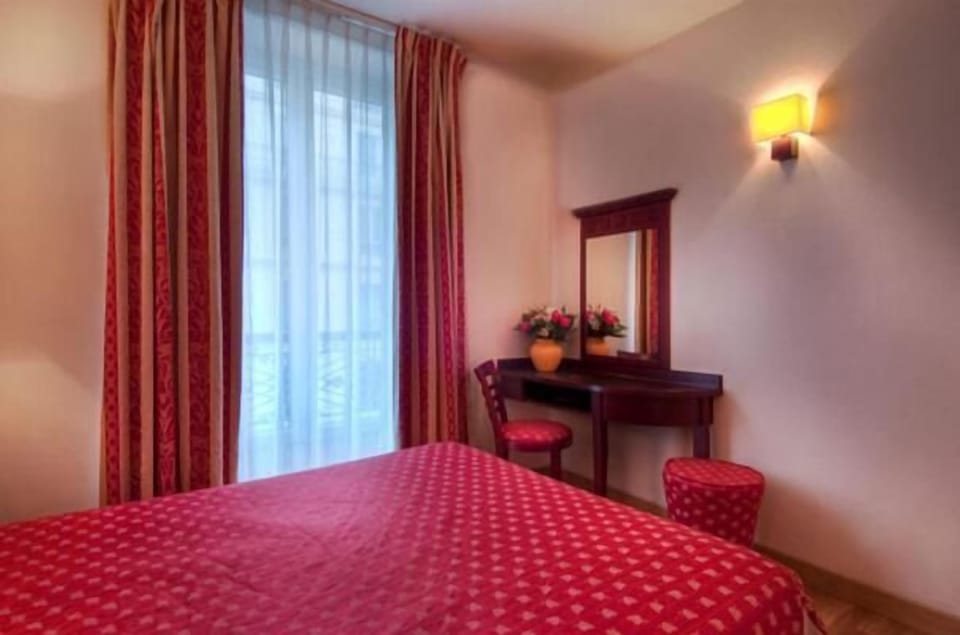 In-room safe, desk, iron/ironing board, free WiFi