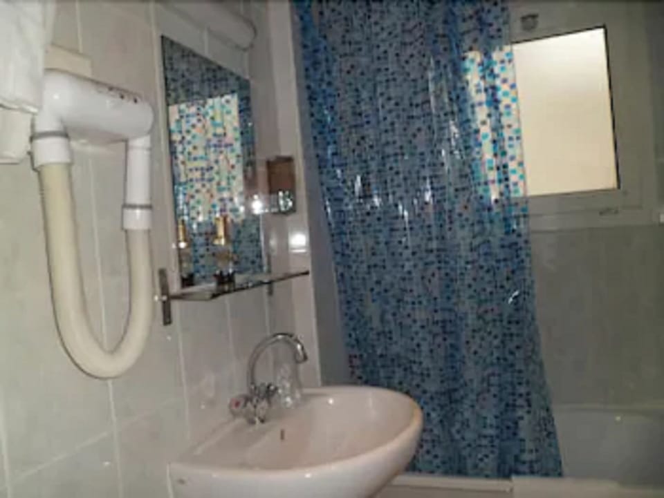 Hair dryer, towels