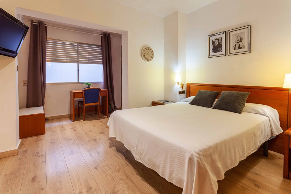In-room safe, desk, free WiFi, bed sheets