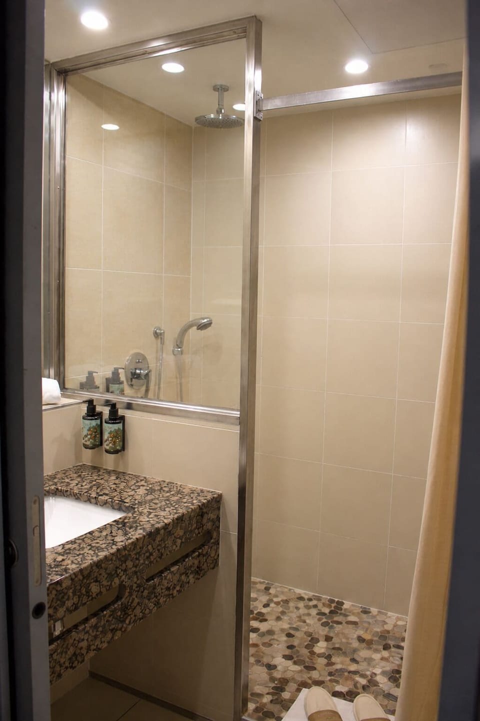 Superior Double or Twin Room, Balcony, Lake View | Bathroom | Hair dryer, slippers, towels