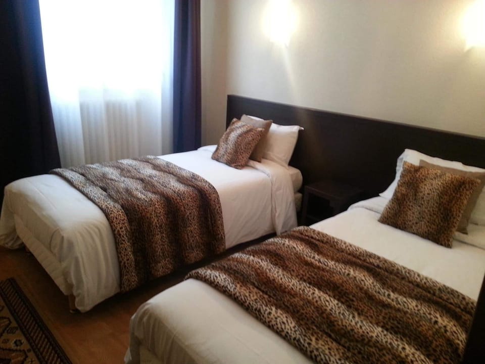Standard Twin Room | Premium bedding, desk, iron/ironing board, free WiFi