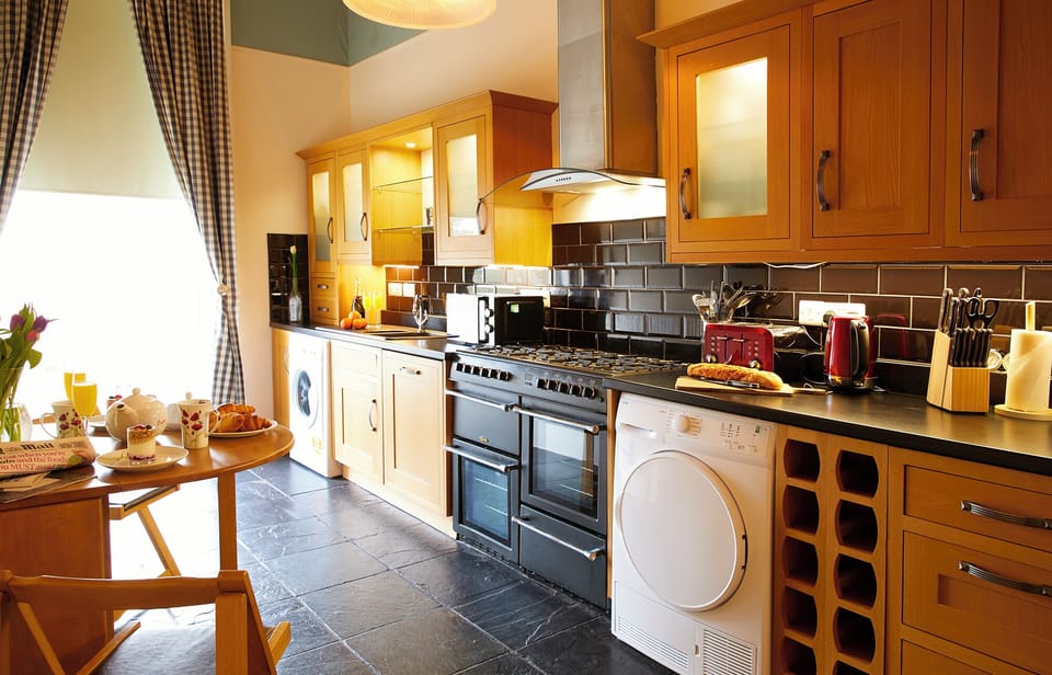 Luxury Apartment, 2 Bedrooms, Sea View | Living area | LCD TV, DVD player