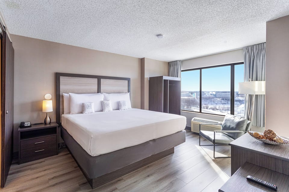 Luxury Suite, 1 King Bed (Luxury King Suite) | Egyptian cotton sheets, premium bedding, Select Comfort beds