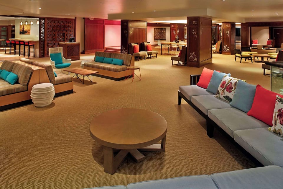 6 bars/lounges, 2 poolside bars