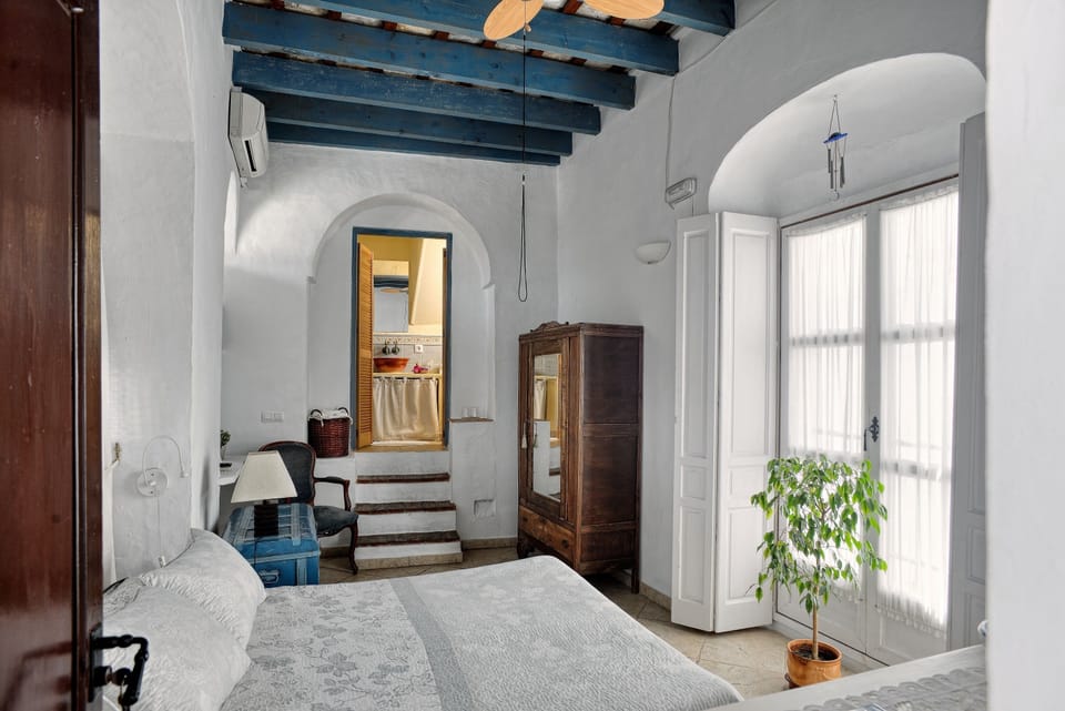 Economy Room, 1 Bedroom | Egyptian cotton sheets, premium bedding, pillowtop beds