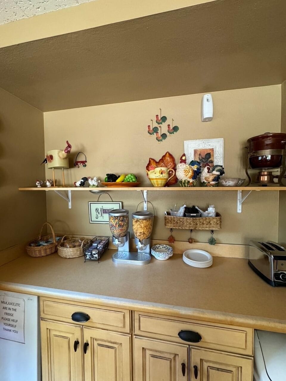 Free daily continental breakfast