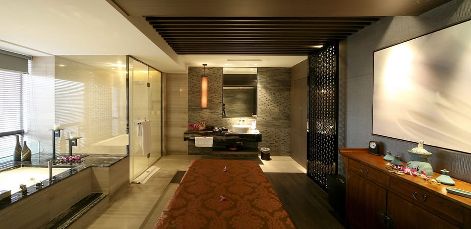 Pullman Shanghai Jing An Hotel in Shanghai