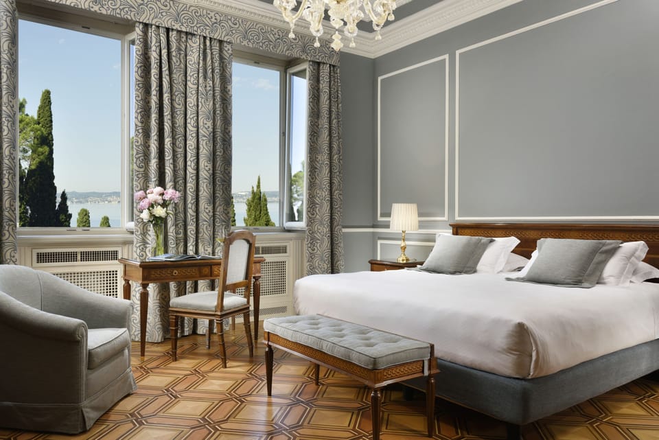 Deluxe Room (Villa Koseritz) | Premium bedding, down comforters, pillowtop beds, minibar