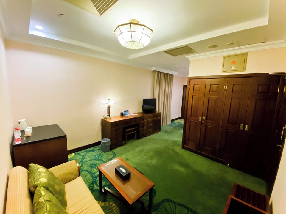 Superior Executive Room | Premium bedding, in-room safe, desk, blackout drapes