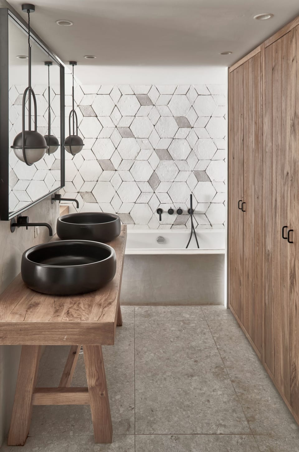 Shower, free toiletries, hair dryer, slippers