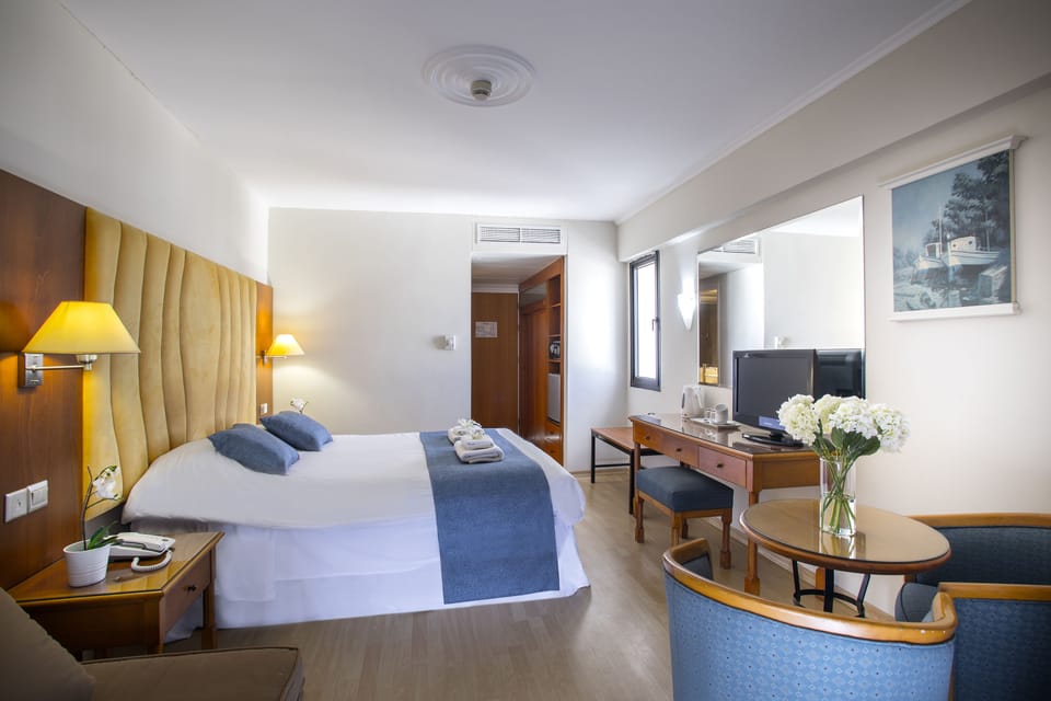 Family Room, Balcony | Minibar, desk, blackout drapes, soundproofing