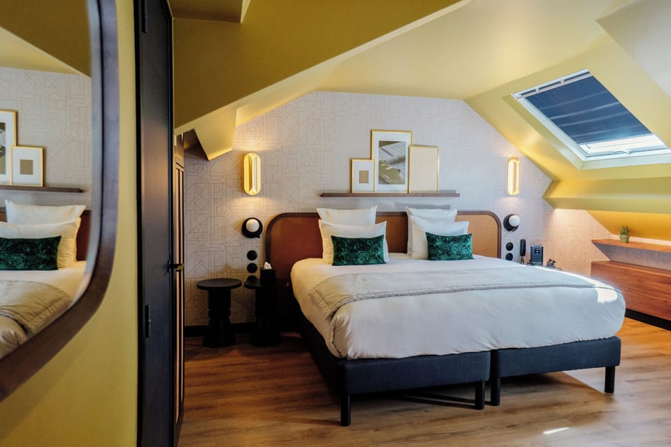 Junior Suite Triple | In-room safe, desk, blackout drapes, free WiFi