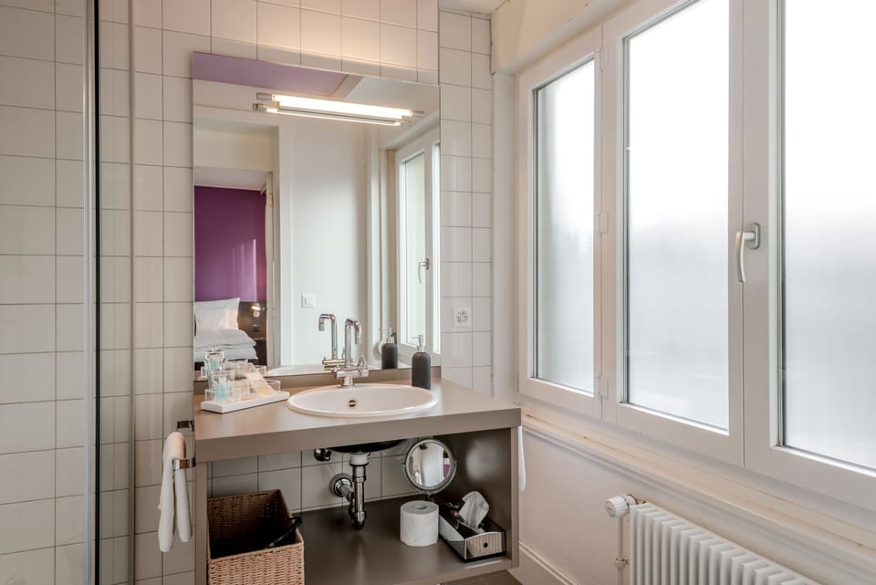 Double Room, Balcony, River View | Bathroom | Shower, free toiletries, hair dryer, towels