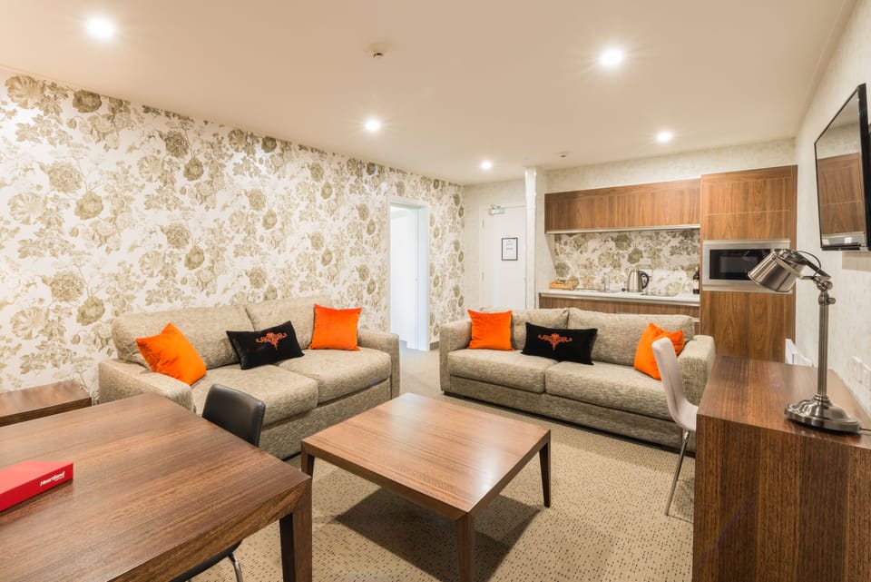 One Bedroom Suite King  | Living room | TV